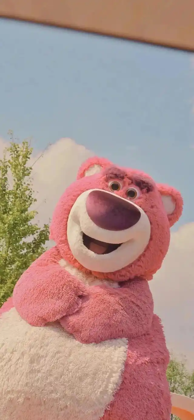 巨可爱的草莓熊壁纸