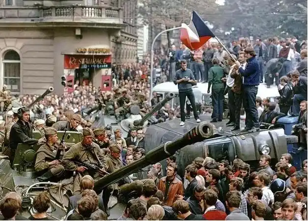 他们的零和思维容不得其他国家分一杯羹,因此各种大事件接踵而来