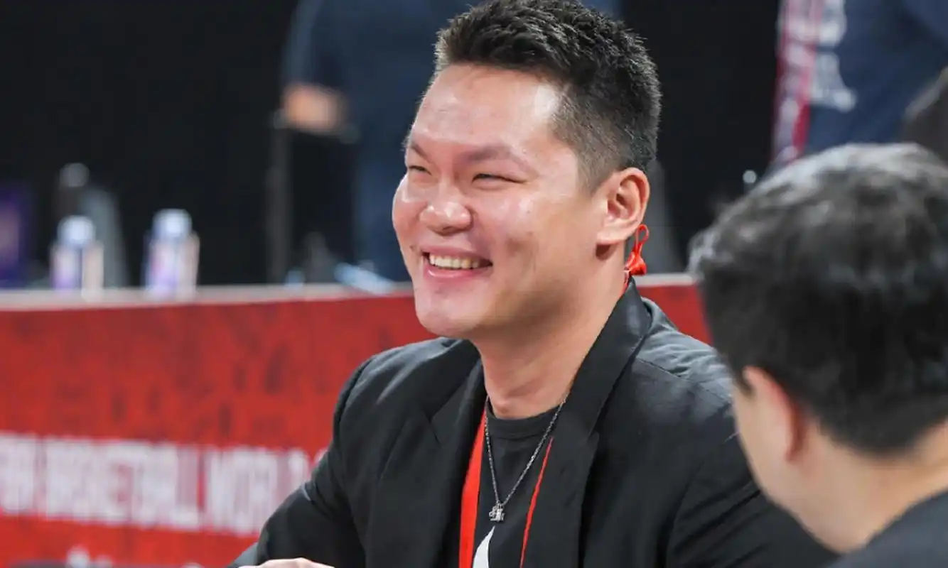 广东队总经理朱芳雨,曾表示一名优秀的总经理,就是花最少的钱,为嵌佑