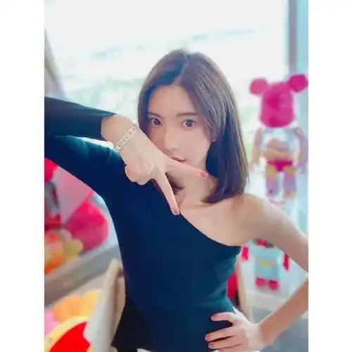 捞女界传奇,比韦雪还有手段,她才是古早网红中的顶流!_郭紫欣