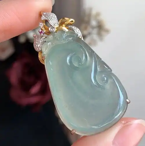 8×6mm18k分色镶嵌,满钻扣头如意是平面,平面真的超级有质感~很干净很