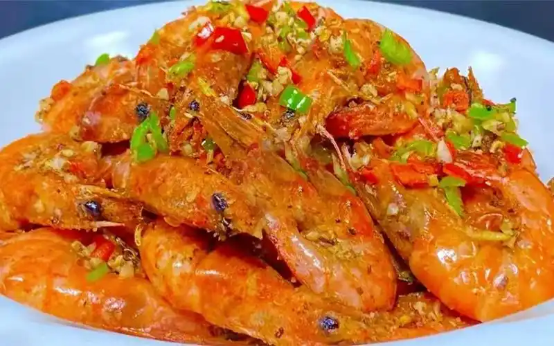 椒盐虾怎么在家做呢?原来做法和诀窍这么简单,椒香酥脆,超过瘾