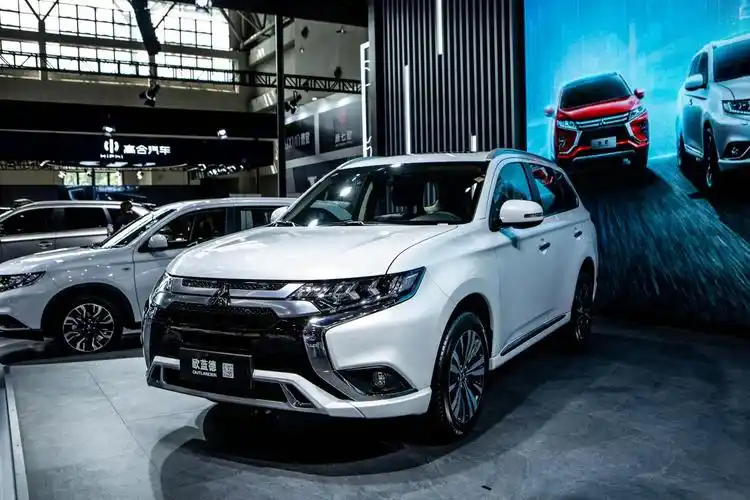 2021款欧蓝德加量不加价广汽三菱闪耀重庆车展