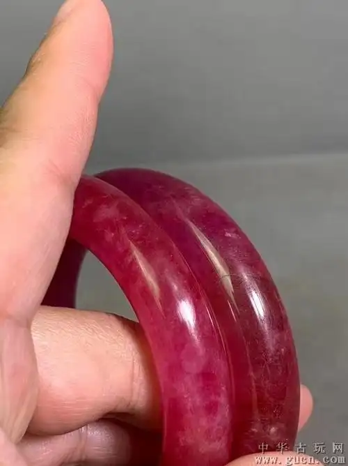 天然冰种红翡翠手镯