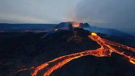 多巴火山爆发:人类历史上的重大灾难与生存奇迹