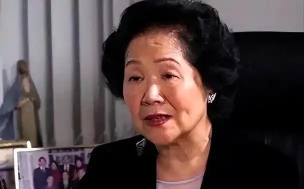 结婚29年未生子女,却依旧被张丰毅宠成宝,霍凡到底有啥魅力?