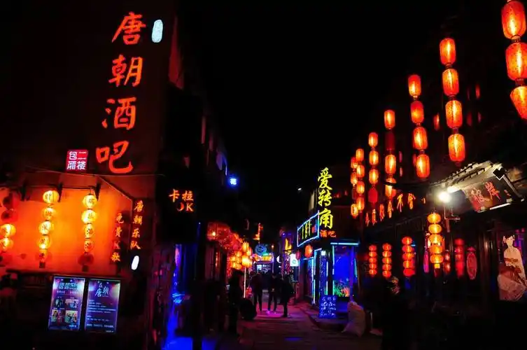 南湖新区酒吧一条街何时建成?