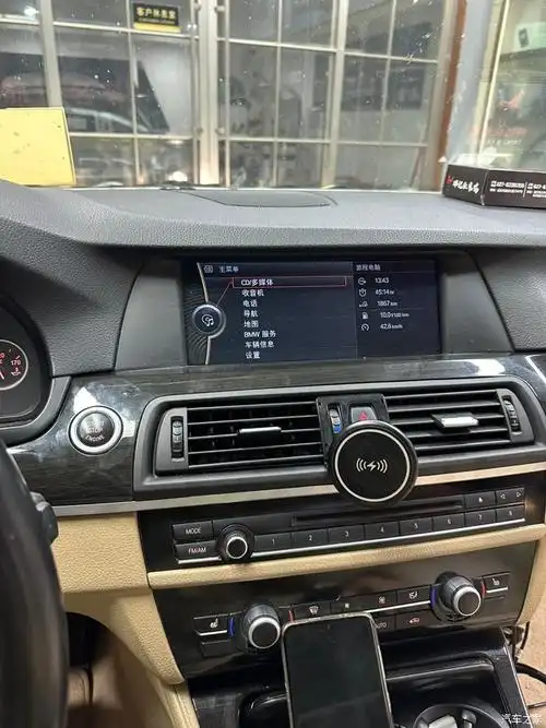 老款的宝马五系原车升级了carplay真香