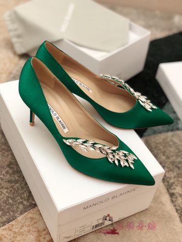 代购manolo blahnik/mb女鞋婚鞋麦穗钻扣绸缎面高跟鞋细跟单鞋女