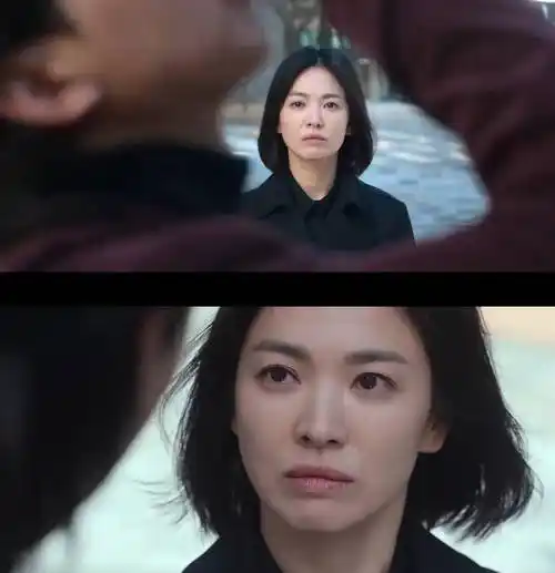 宋慧乔的黑暗荣耀:靠甜美脸成韩剧女王,却在三段恋情中输得惨淡_宋仲