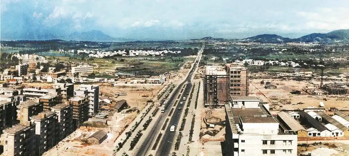 深圳深南大道背后的改革开放