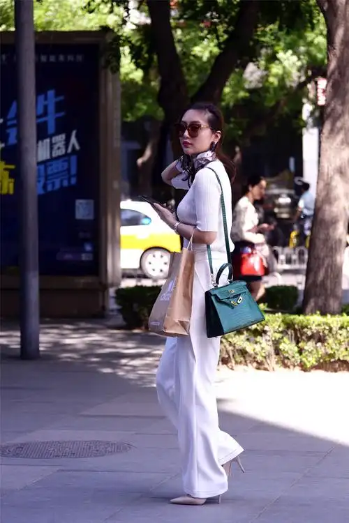 三十岁的女人可以这样穿,轻松驾驭轻熟风格|风格|细高跟|尖头_新浪网