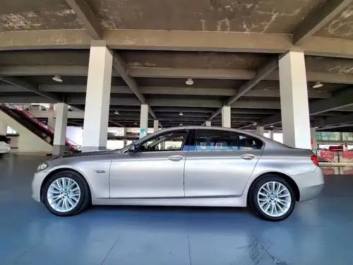 宝马525土豪金颜色彰显贵气,我喜欢的样子