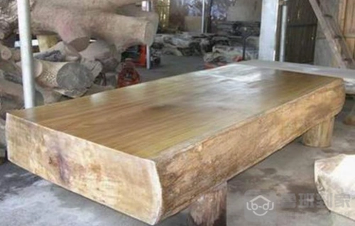 由此可见楠木有三种,一为香楠,二为金丝楠,三为水楠.