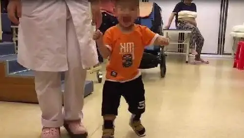 宝宝6个月前如果有这些表现可能是小儿脑瘫家长别忽视