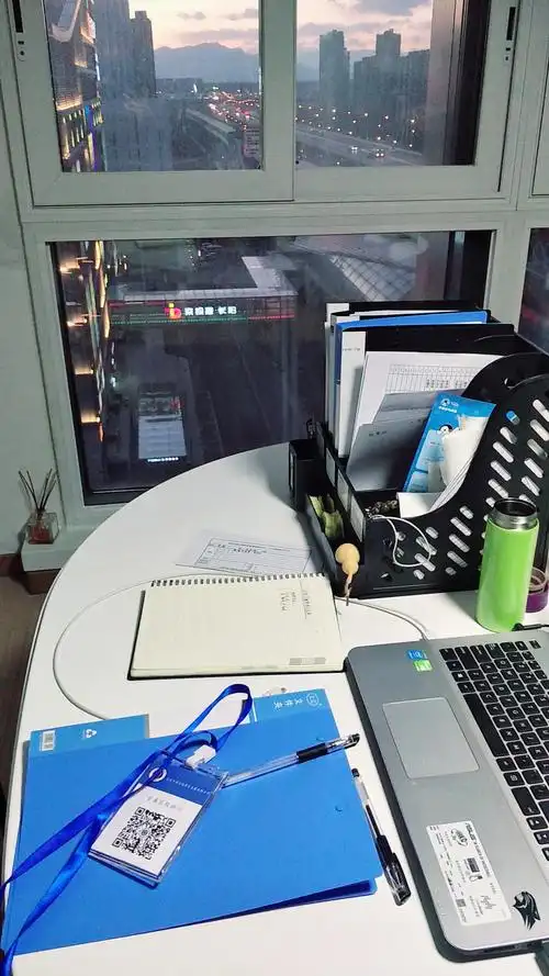 晒日常04——文科男的办公桌