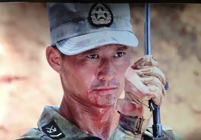 赖在寺里不走早饭吃7个馒头的吴京那时候不只是一名演员