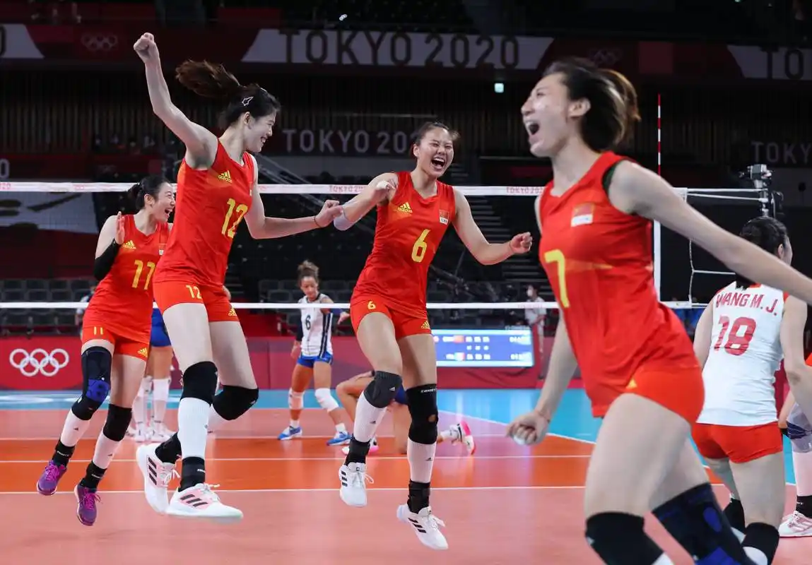 排球——女排小组赛:中国胜意大利