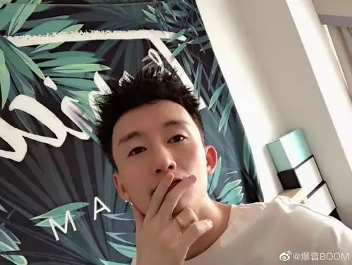 昨晚的爆音和五年前跟贝贝battle时一点也没变