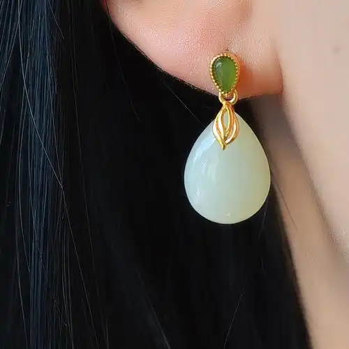 森宝莱原创珠宝的优惠券大全—冰种和田玉耳坠女 纯银羊脂白玉耳环