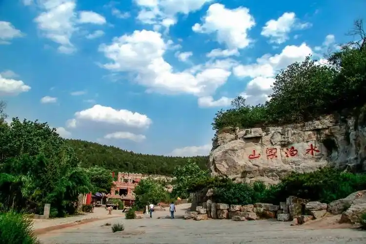 梁山县举行第七次人口普查工作新闻发布会