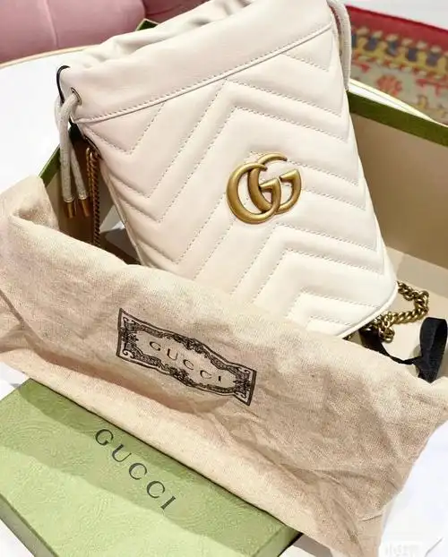guccimarmont系列水桶包