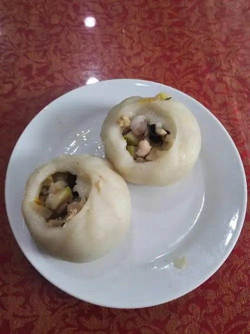 这家店我常光顾,味道蛮好的,而且这边的炒肉团子非常非常好吃.