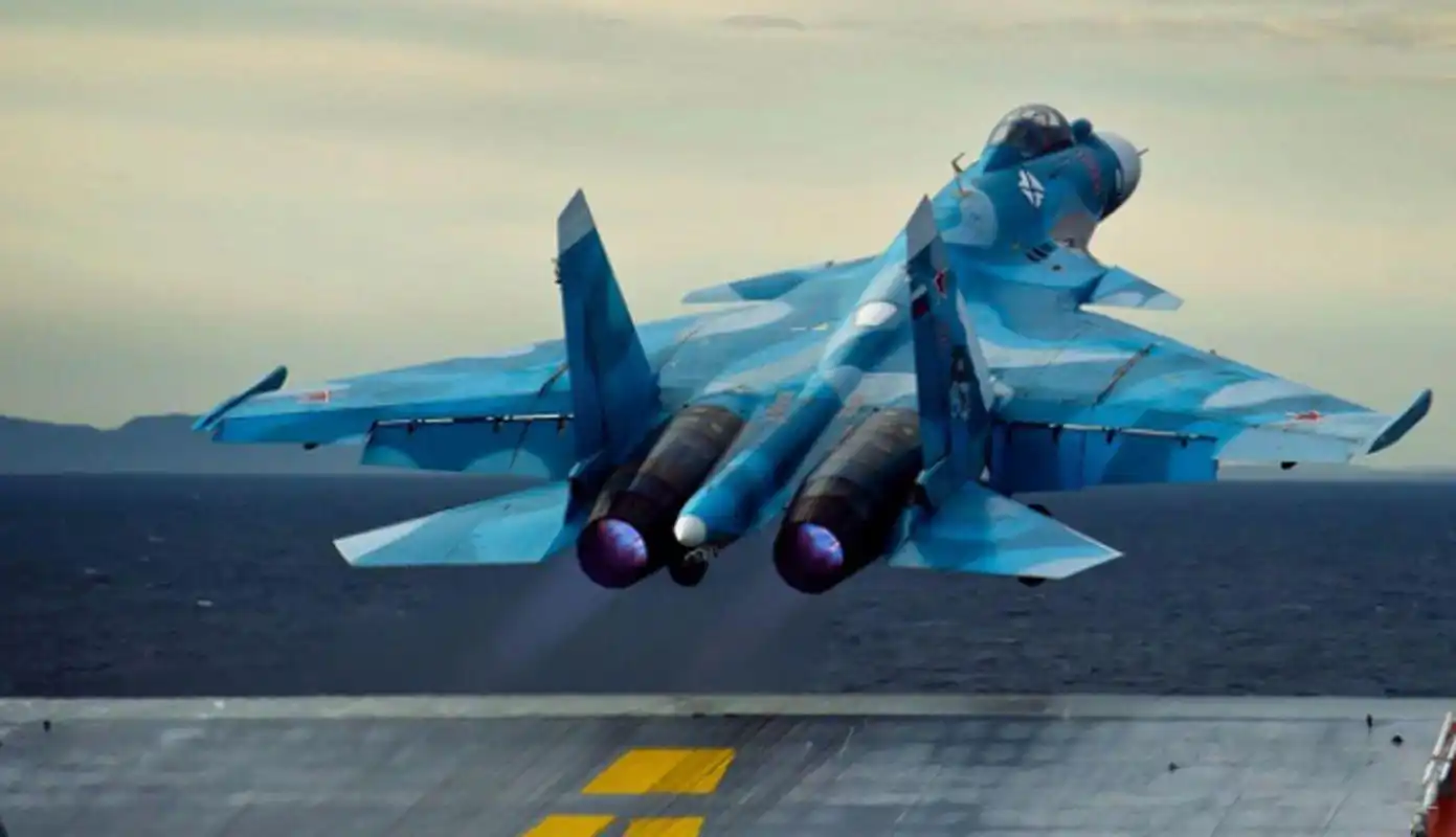 俄航母苏33全部退役处理,未来或采购歼15上舰?