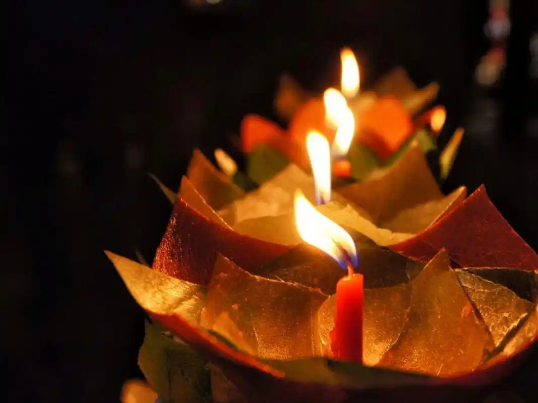 烛光祈 祷高清摄影图 93【摄图网】今天分享一波烛光祈祷高清摄影图