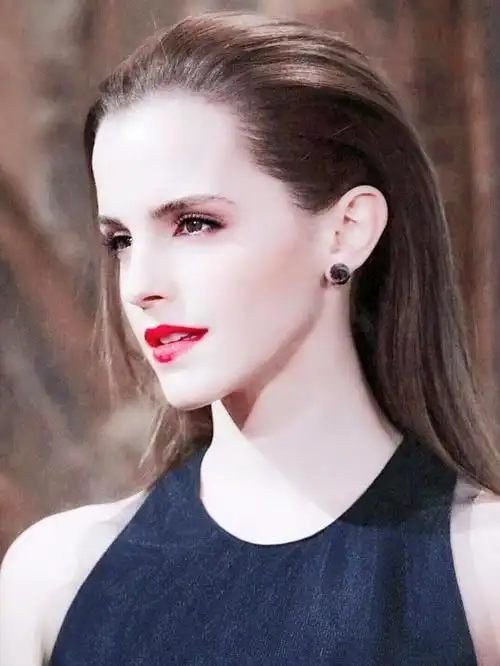 哈利波特女主赫敏长大了布朗大学毕业穿蕾丝裙性感秀美腿