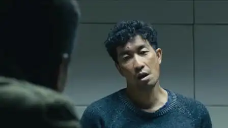 解救吾先生:王千源假扮警察被抓,还在审讯室里和警察兜圈子