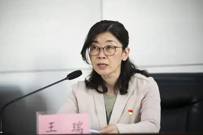 郑州市纪委驻郑州市教育局纪检组副组长王瑞对严格考试工作纪律,严格