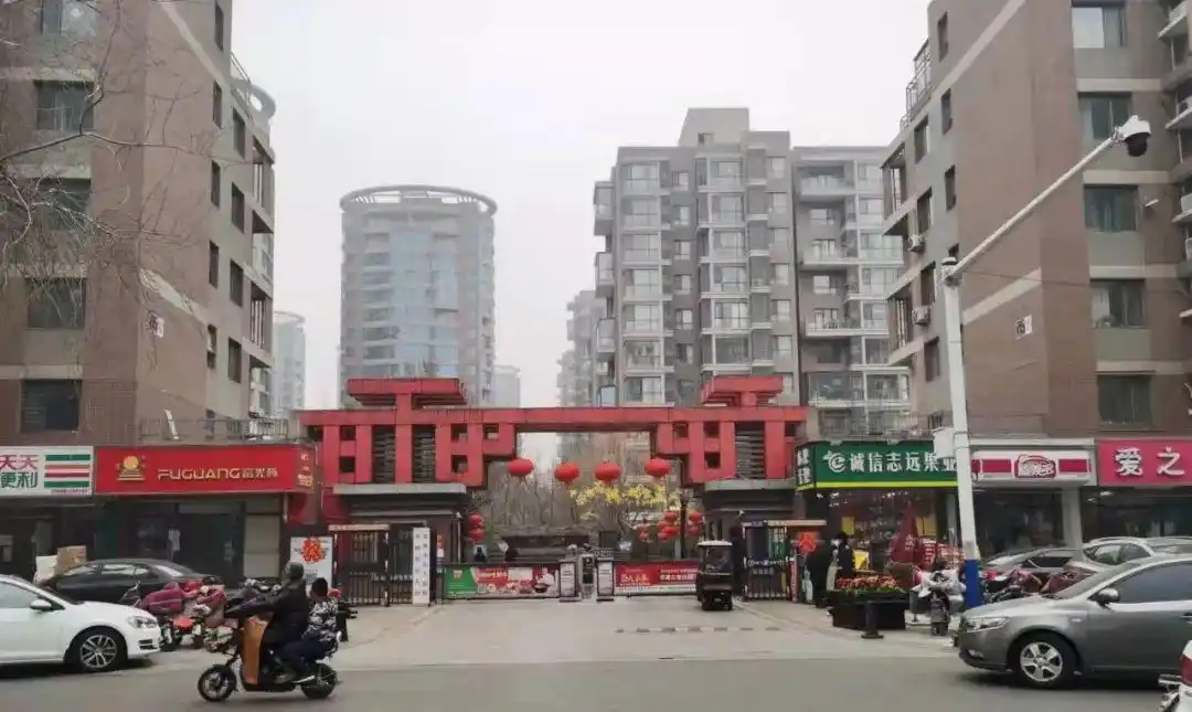 邢台天一城北区房子漏雨多年修不好,物业称顶层房子普遍漏雨