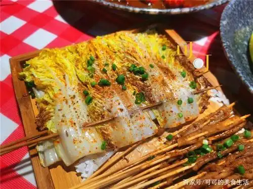 蔬菜点了娃娃菜烤串,感觉也是一味的油,觉得没一样是清淡可口的,2元