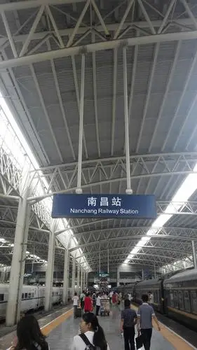 南昌火车站候车厅
