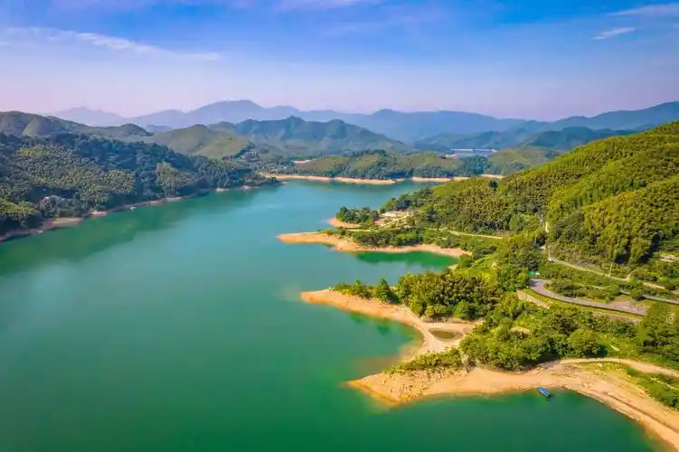 原创安徽六安佛子岭水库被誉为亚洲第一坝山色秀美充满诗意