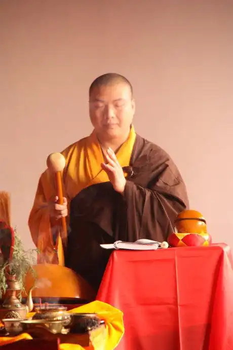 2011年5月17日(老历四月十五)北京天开寺延佛大和尚主持祈福息灾放生