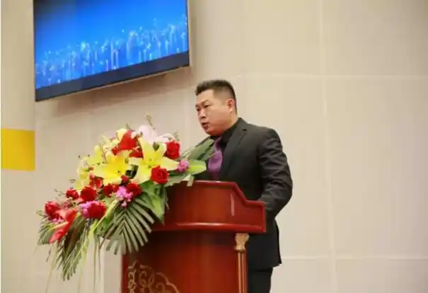 让事实说话 首届万家丽商圈提质暨表彰大会举行