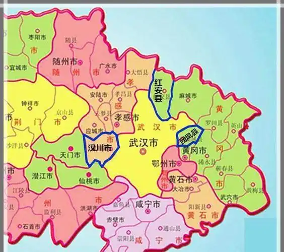 小编昨天看湖北地图,突然发现红安的位置很奇特,夹在武汉黄陂和新洲两