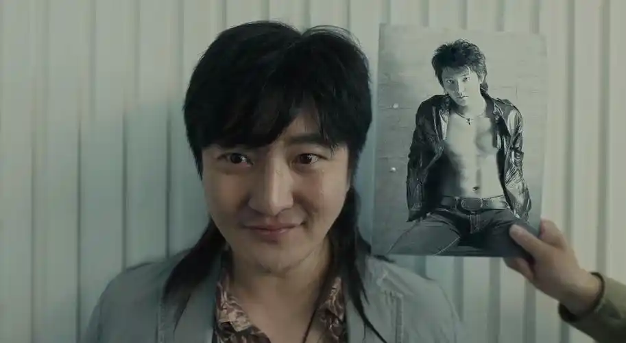 有人按照男模的照片招人,那张照片显然是郭京飞年轻时的照片啊,怎么就