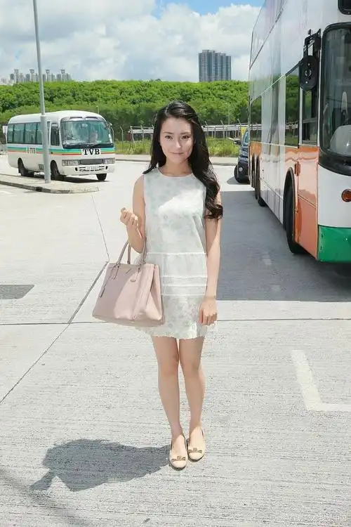 香港街拍女生惊艳瞬间!细节讲究,独具匠心