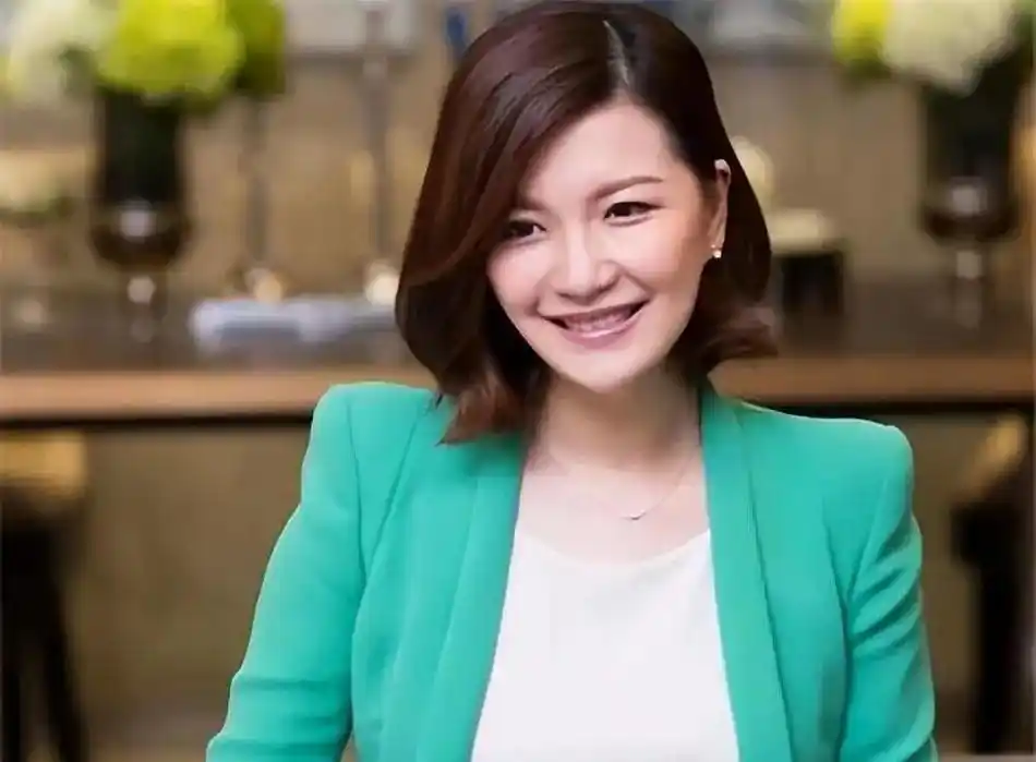 46岁知名主持人陈蓉近况曝光,从事幕后工作,一家四口其乐融融-cw资讯