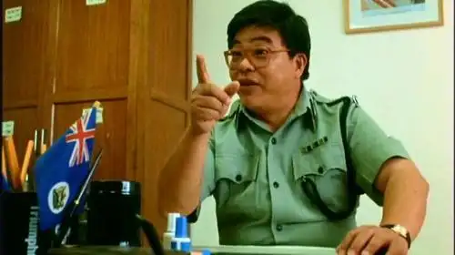 黄鹰和黄炳耀是《僵尸先生》的编剧,黄鹰后来因多写鬼片及灵异小说,而