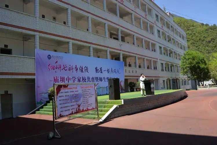 细研七科争佳绩,勤磨一剑展雄风