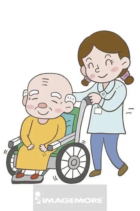 照护员推着轮椅