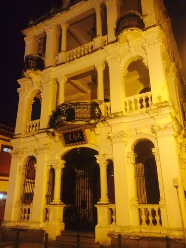 2023湾仔澳门街游玩攻略,经典的楼梯.晚上人很少 很安.【去哪儿攻略】