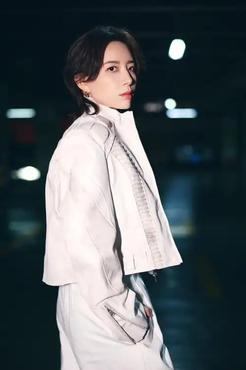 李斯丹妮日常彩蛋掉落#今日活动造型,机车夹克 『戏出东方』一路城鞍