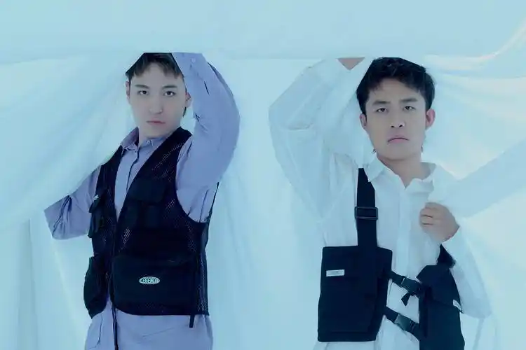 张九龄王九龙合作7周年拍唯美大片纪念龄龙组合未来可期