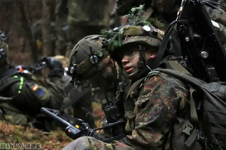 德美两军联合演习"空降猎兵团"展现精锐部队应有的风采