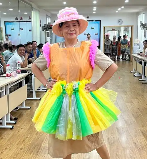 废料再利用这场环保时装秀太潮了